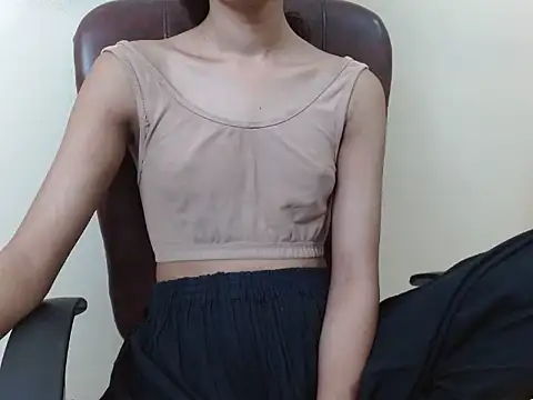 smallcuute online show from 10-02-25, 12:08