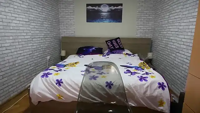 Snapshot of Ice_Bronx chatting on 02-08-26, 09:23 Ice Bronx online show from 02-08-26, 09:23