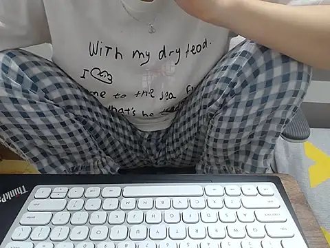 Lamoon 2k online show from 10-28-25, 03:51