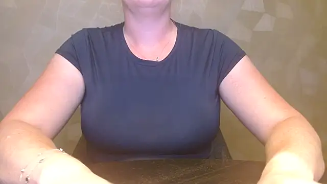 Esmee-Xxx online show from 09-15-25, 06:41