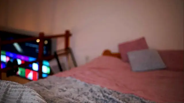 Emilyvanroessel online show from 02-13-26, 05:02