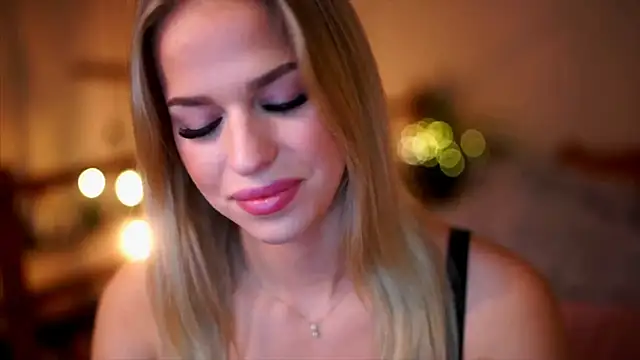 Emilyvanroessel online show from 10-03-25, 10:50