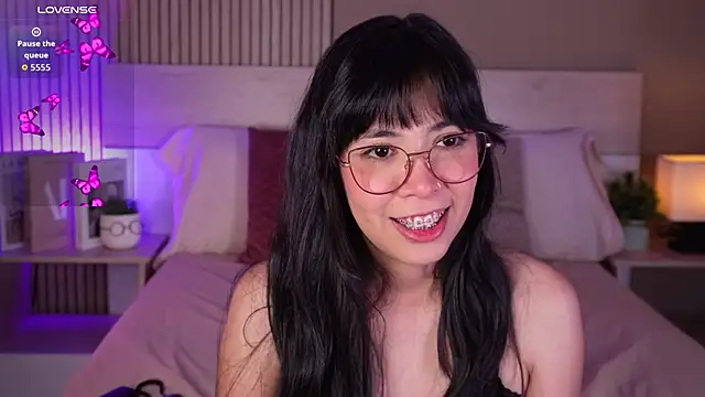aprilqueenie online show from 05-15-26, 07:45