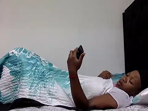 Snapshot of CandyNaynay chatting on 03-01-26, 08:36 CandyNaynay online show from 03-01-26, 08:36