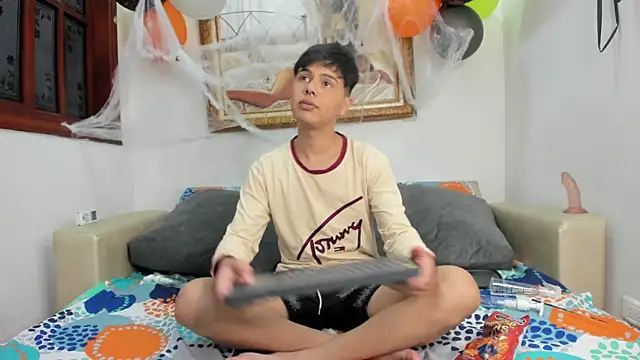 Felipe Cold online show from 10-27-25, 03:07