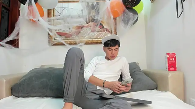 Felipe Cold online show from 10-26-25, 03:40