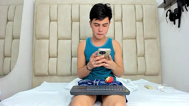 Felipe Cold online show from 10-11-25, 02:01