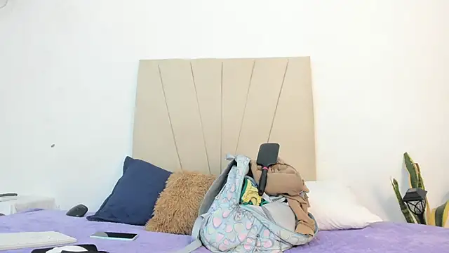  Miaa khalifa  online show from 10-11-25, 12:17