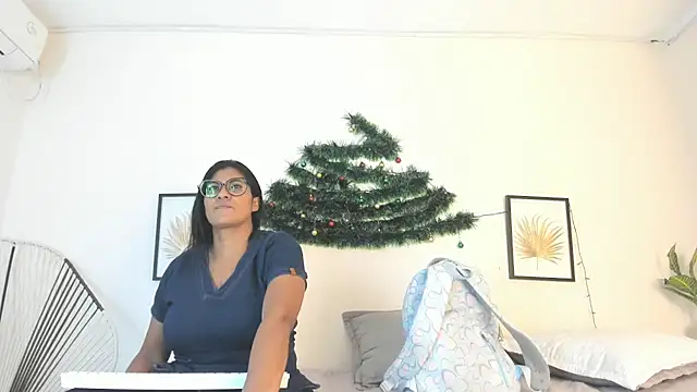  Miaa khalifa  online show from 12-15-25, 12:44