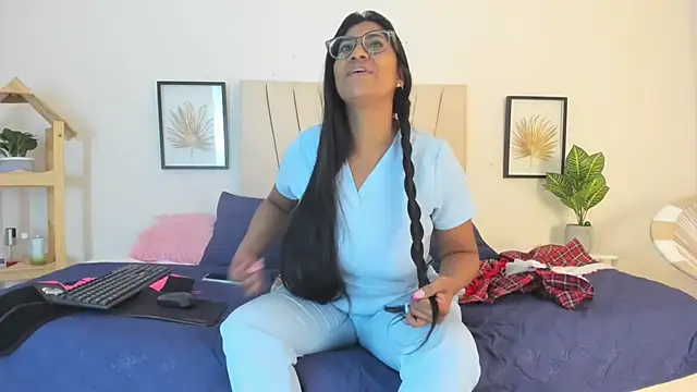  Miaa khalifa  online show from 02-06-26, 12:23