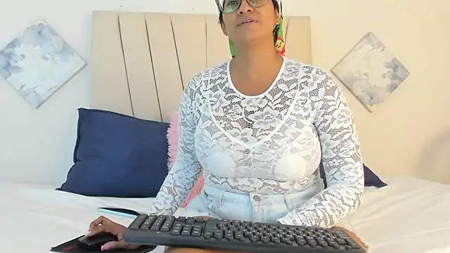  Miaa khalifa  online show from 03-10-26, 12:09