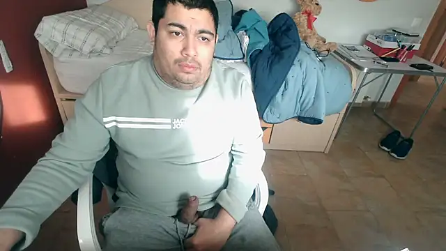 Snapshot of Martigato3 chatting on 02-15-26, 03:00 Martigato3 online show from 02-15-26, 03:00