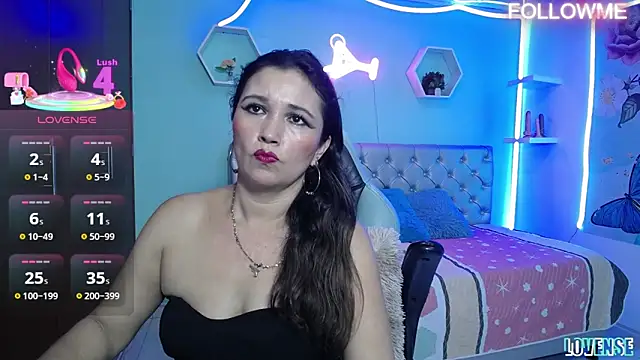 noelia milf19 online show from 10-31-25, 02:41