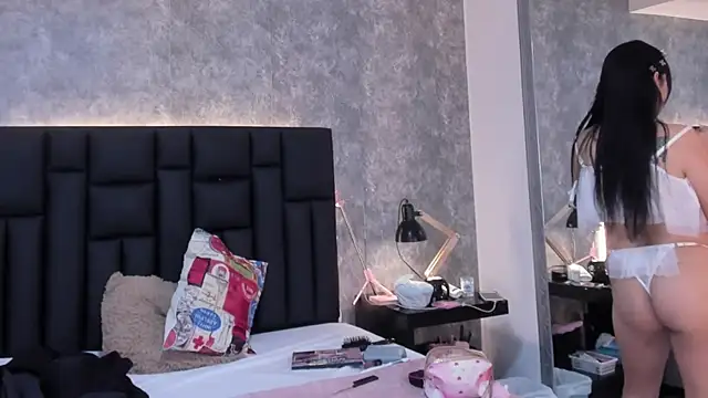 crystaldarliing online show from 11-13-25, 04:00