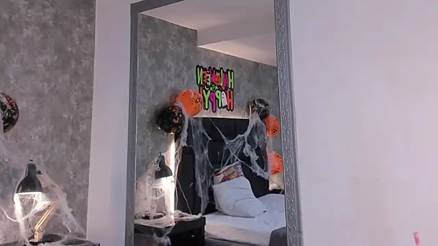 crystaldarliing online show from 10-22-25, 03:22