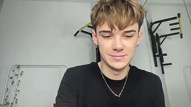 Milk Guy online show from 12-22-25, 01:44