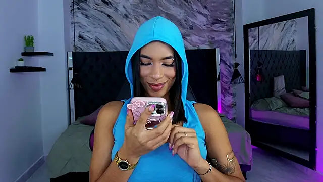 Snapshot of kitty_collins_ chatting on 04-23-26, 12:00 kitty collins online show from 04-23-26, 12:00