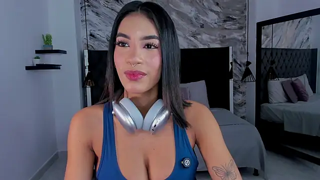 Snapshot of kitty_collins_ chatting on 05-11-26, 12:17 kitty collins online show from 05-11-26, 12:17