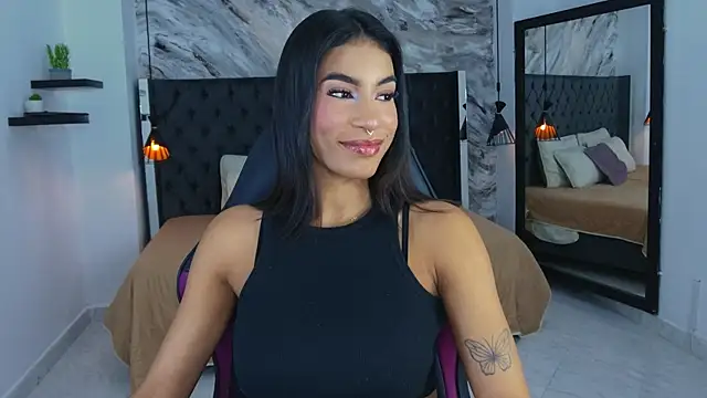 Snapshot of kitty_collins_ chatting on 05-15-26, 12:03 kitty collins online show from 05-15-26, 12:03