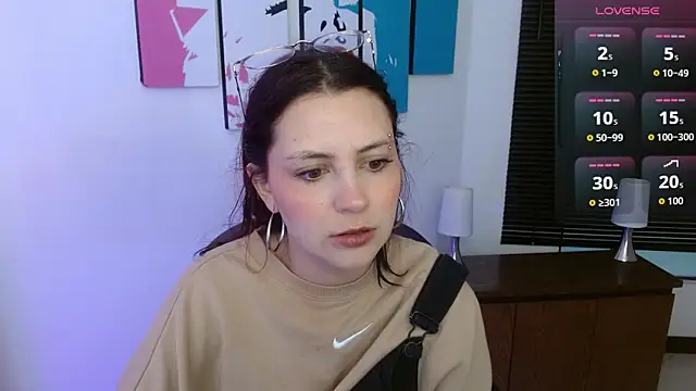 AlanaGarcia19 online show from 10-15-25, 11:51