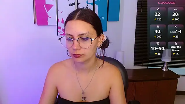 AlanaGarcia19 online show from 10-16-25, 11:51