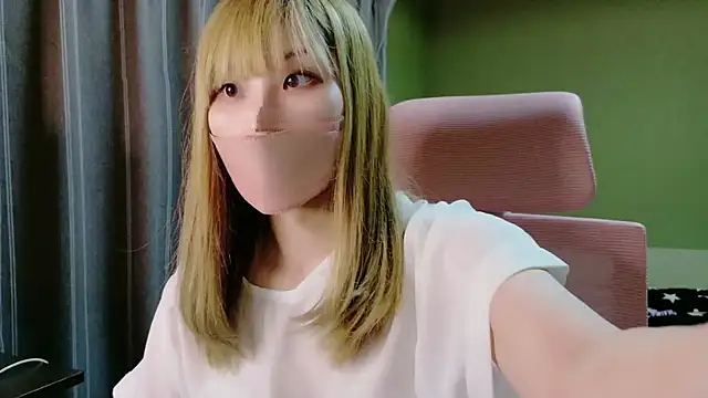 Snapshot of miyu0002 chatting on 10-01-25, 03:05 miyu0002 online show from 10-01-25, 03:05