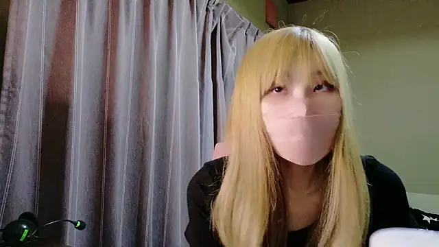 Snapshot of miyu0002 chatting on 10-08-25, 03:02 miyu0002 online show from 10-08-25, 03:02