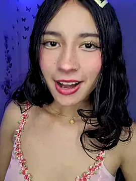 Snapshot of Danly_ chatting on 11-23-25, 03:38 Danly online show from 11-23-25, 03:38