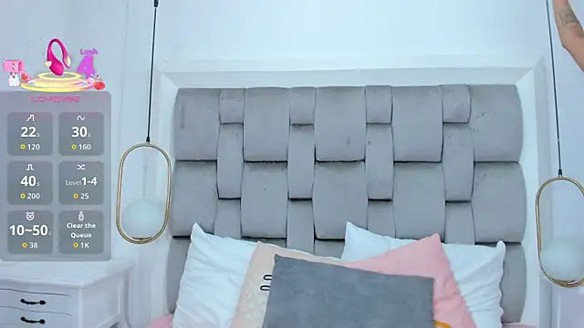 Snapshot of ValerieSoto chatting on 03-01-26, 07:25 ValerieSoto online show from 03-01-26, 07:25