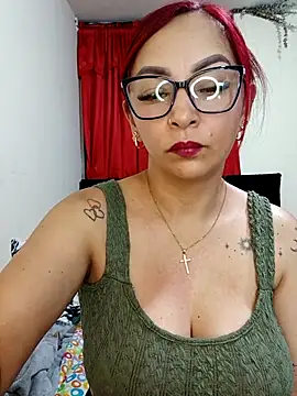 Snapshot of Vamanda05 chatting on 09-10-25, 05:39 Vamanda05 online show from 09-10-25, 05:39