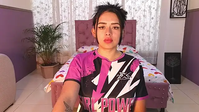 Snapshot of naia_sweetsex chatting on 10-17-25, 07:48 naia sweetsex online show from 10-17-25, 07:48