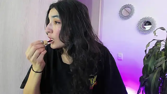 bella thorne3 online show from 02-17-26, 09:12