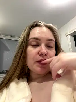 DeniMilkyyyyy online show from 11-08-25, 05:27