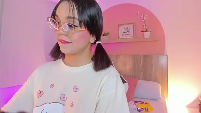 Clara Luu online show from 06-16-26, 02:33