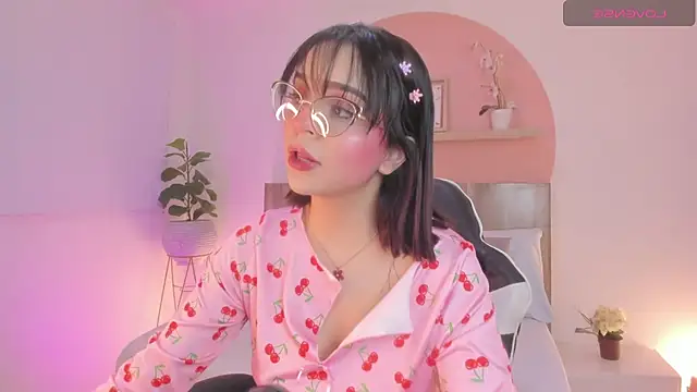 Clara Luu online show from 07-11-26, 02:45