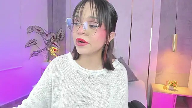 Snapshot of Clara_Luu chatting on 05-22-26, 03:37 Clara Luu online show from 05-22-26, 03:37