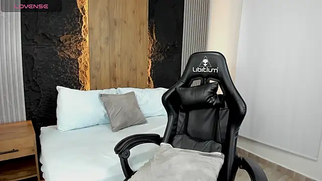 Snapshot of Clara_Luu chatting on 10-11-25, 02:45 Clara Luu online show from 10-11-25, 02:45