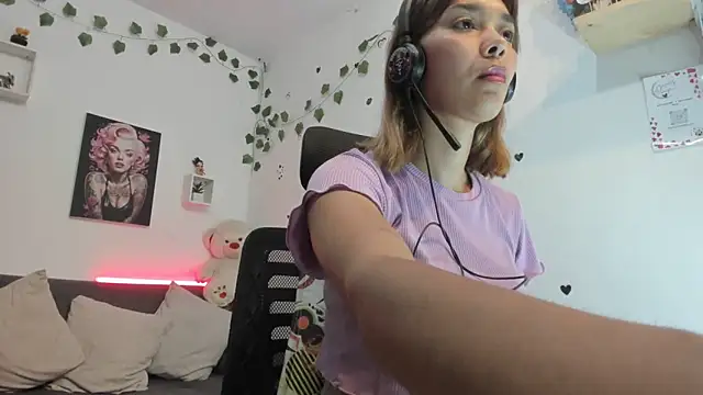 Snapshot of anastasia_tuya chatting on 02-21-26, 11:29 anastasia tuya online show from 02-21-26, 11:29