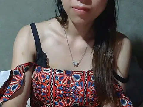 Snapshot of Mina_ti chatting on 10-15-25, 04:48 Mina ti online show from 10-15-25, 04:48