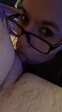 Snapshot of queenpeaches121 chatting on 04-01-26, 11:23 queenpeaches121 online show from 04-01-26, 11:23