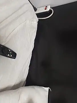 AtraCTiVoSiNguLaR online show from 02-16-26, 08:24