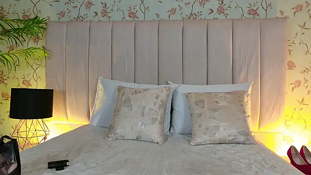 Snapshot of elsa_gb chatting on 05-14-26, 03:25 elsa gb online show from 05-14-26, 03:25
