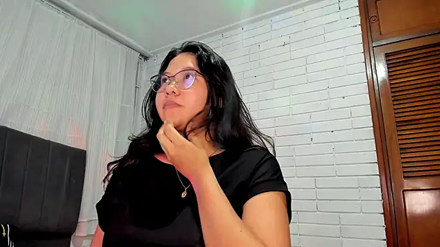 Naia Stant online show from 11-11-25, 01:33