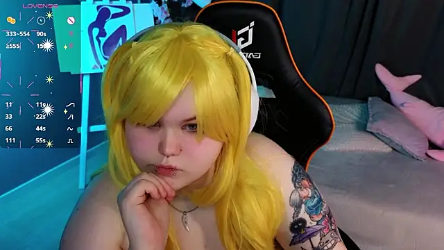 Snapshot of fillisfox_ chatting on 03-19-26, 06:02 fillisfox online show from 03-19-26, 06:02