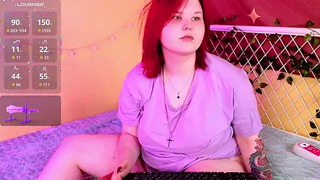 Snapshot of fillisfox_ chatting on 10-13-25, 04:19 fillisfox online show from 10-13-25, 04:19