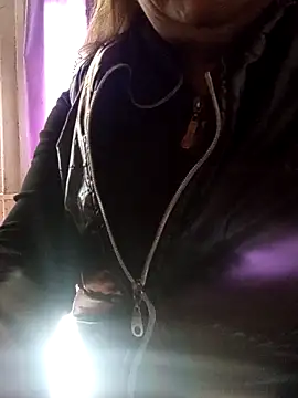 Saraimilf online show from 10-27-25, 07:59