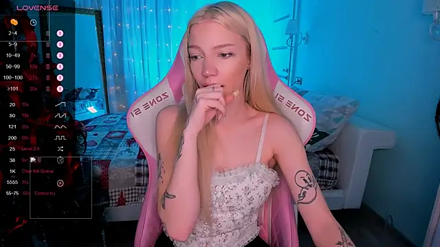 AnyaTaylor  online show from 01-07-26, 04:17