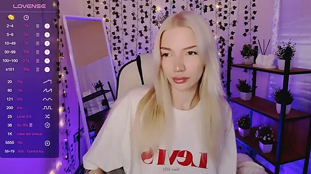 Snapshot of AnyaTaylor_ chatting on 04-29-26, 02:16 AnyaTaylor online show from 04-29-26, 02:16