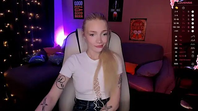 AnyaTaylor  online show from 09-30-25, 01:55