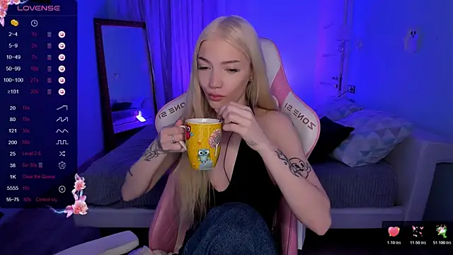 AnyaTaylor  online show from 11-30-25, 02:23